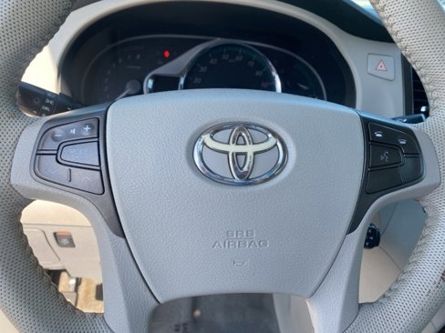 Used 2011 Toyota Sienna XLE image 13