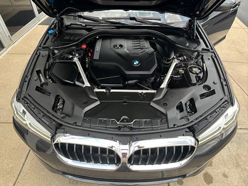 Certified 2022 BMW 530i xDrive w/ Convenience Package image 33