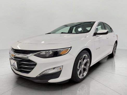 Used 2024 Chevrolet Malibu LT image 3