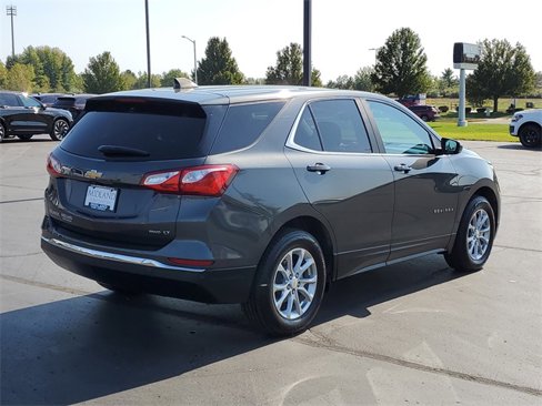 Used 2021 Chevrolet Equinox LT image 3