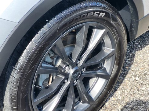 Used 2019 Ford Explorer XLT w/ Equipment Group 202A image 5