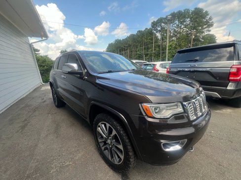 Used 2017 Jeep Grand Cherokee Overland w/ Jeep Active Safety Group image 7