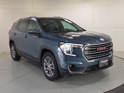 Used 2024 GMC Terrain SLT image 1
