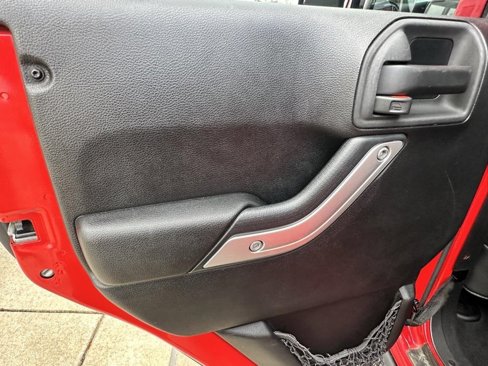 Used 2015 Jeep Wrangler Unlimited Sport image 13