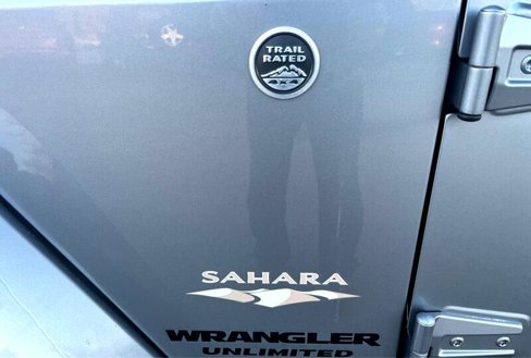 Used 2014 Jeep Wrangler Unlimited Sahara w/ Connectivity Group image 16