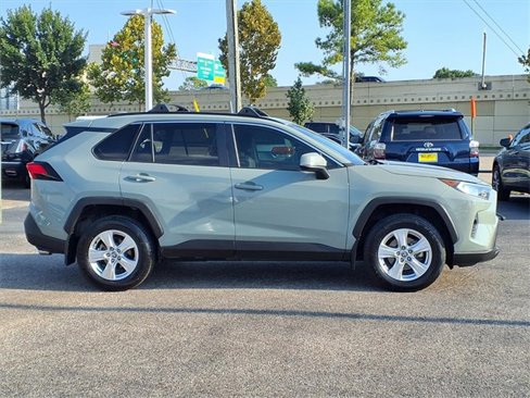 Used 2021 Toyota RAV4 XLE image 23