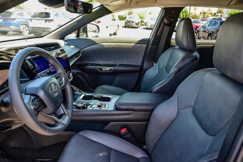 Used 2025 Lexus RZ 300e image 21