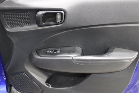 Used 2023 Hyundai Venue Limited image 25