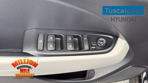 Used 2022 Hyundai Venue SEL w/ Cargo Package image 14