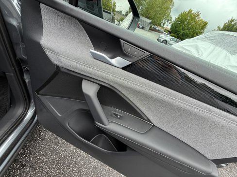 New 2025 Volkswagen Tiguan S image 31