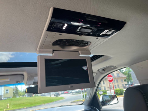 Used 2017 GMC Yukon SLT w/ Premium Edition image 17