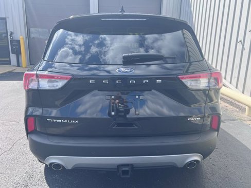 Used 2022 Ford Escape Titanium w/ Class II Trailer Tow Package image 8