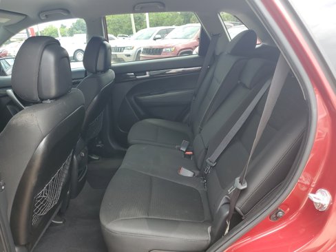 Used 2015 Kia Sorento LX image 10