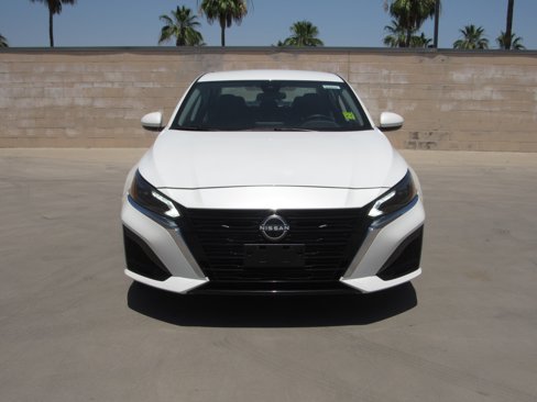 Used 2023 Nissan Altima 2.5 SV image 3