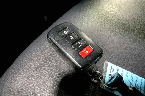 Used 2015 Toyota RAV4 Limited image 14