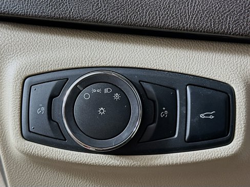 Used 2017 Lincoln MKC Premiere image 16