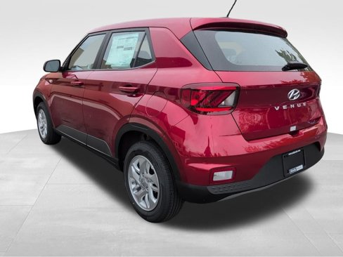 New 2025 Hyundai Venue SE image 5