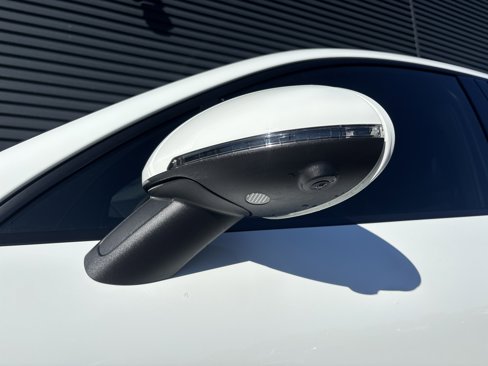 Certified 2018 Porsche Macan image 24