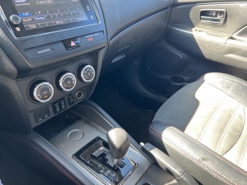 Used 2018 Mitsubishi Outlander Sport SE image 33