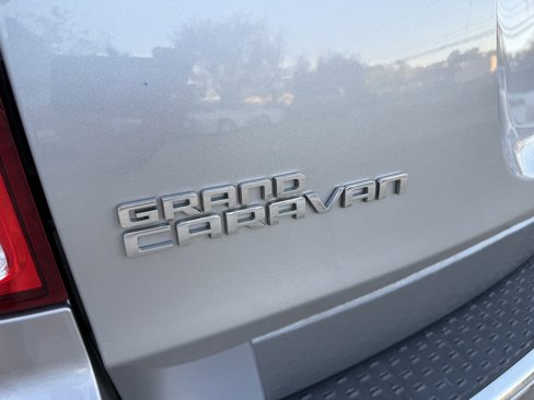 Used 2015 Dodge Grand Caravan SXT w/ UConnect Hands-Free Group image 10