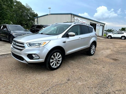 Used 2017 Ford Escape Titanium image 2