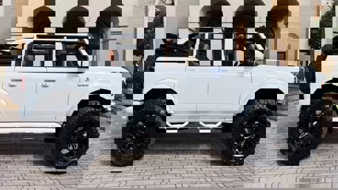 Used 2025 Ford Bronco Outer Banks image 3