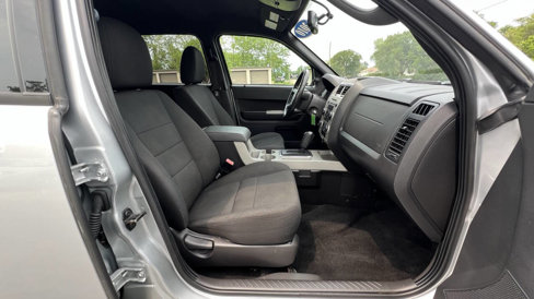 Used 2010 Ford Escape XLT image 24