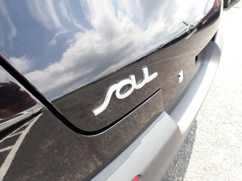 Used 2022 Kia Soul LX image 6