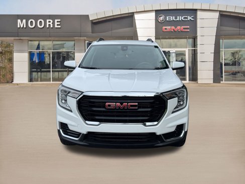 Used 2022 GMC Terrain SLE w/ Driver Convenience Package image 4