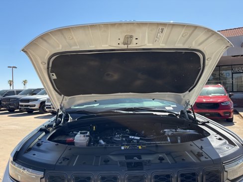 Used 2022 Jeep Grand Cherokee L Laredo image 53
