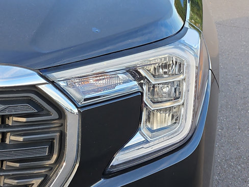 Certified 2022 GMC Terrain SLE w/ Driver Convenience Package image 9