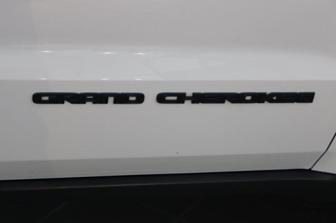 Used 2020 Jeep Grand Cherokee Laredo image 20