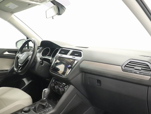 Used 2019 Volkswagen Tiguan SE image 23
