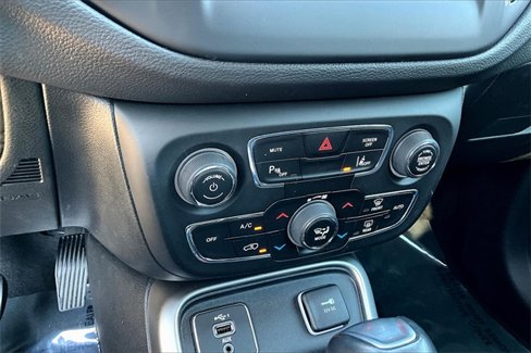 Used 2020 Jeep Compass Latitude image 15
