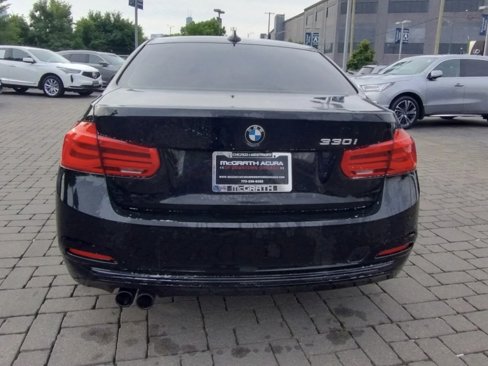 Used 2018 BMW 330i Sedan w/ Premium Package image 3