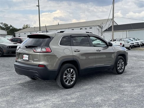 Used 2019 Jeep Cherokee Latitude Plus w/ Comfort/Convenience Group image 20