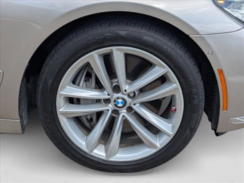Used 2017 BMW 750i xDrive image 23