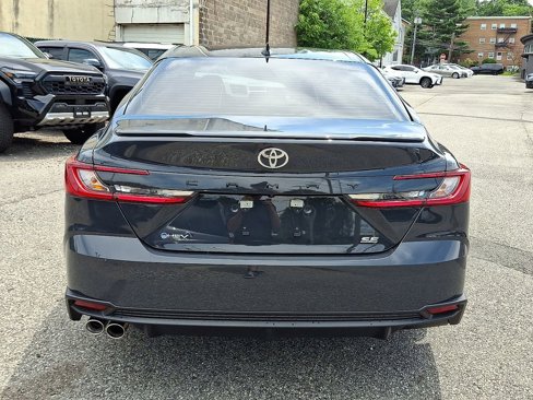 Used 2025 Toyota Camry SE image 5