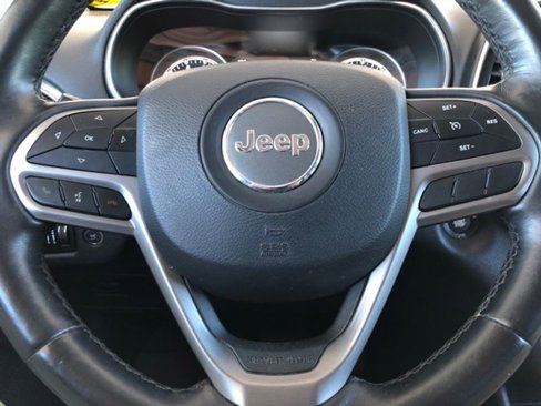 Used 2019 Jeep Cherokee Limited image 9
