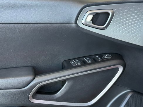 Used 2024 Kia Soul LX w/ Option Group 015 image 17