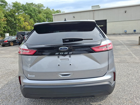 Used 2021 Ford Edge SE image 7