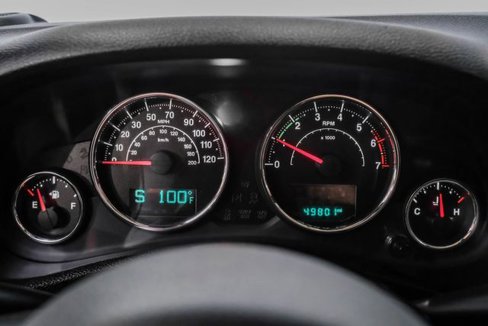 Used 2016 Jeep Wrangler Unlimited Sahara image 46