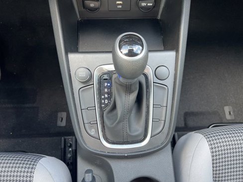Used 2022 Hyundai Kona SE image 21