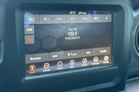 Used 2023 Jeep Gladiator Sport image 19