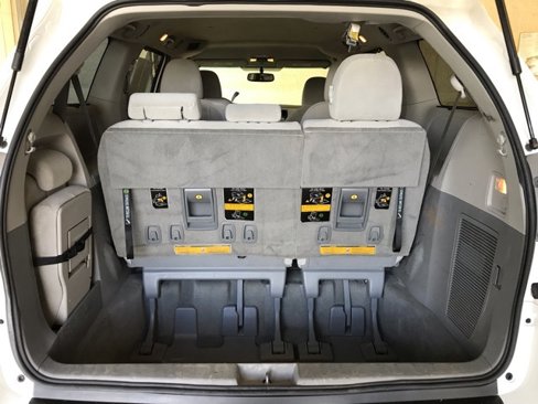 Used 2014 Toyota Sienna LE image 6