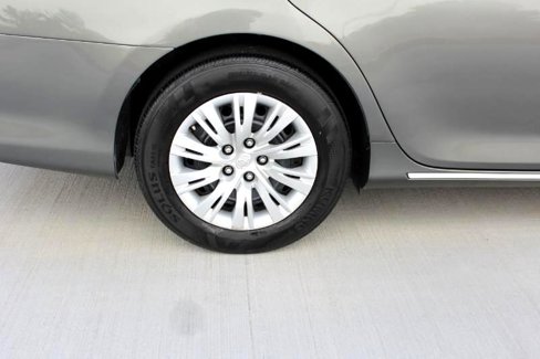 Used 2014 Toyota Camry LE image 30