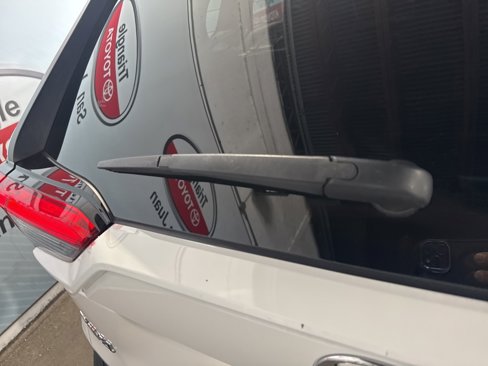 Used 2021 Toyota RAV4 XLE image 22
