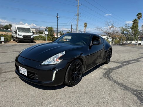 Used 2017 Nissan 370Z Touring image 4