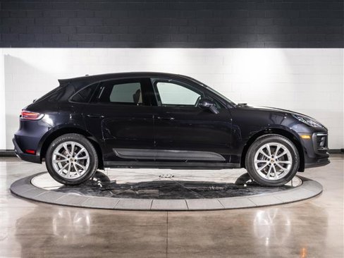 Used 2025 Porsche Macan image 9