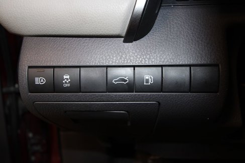 Used 2018 Toyota Camry SE image 9